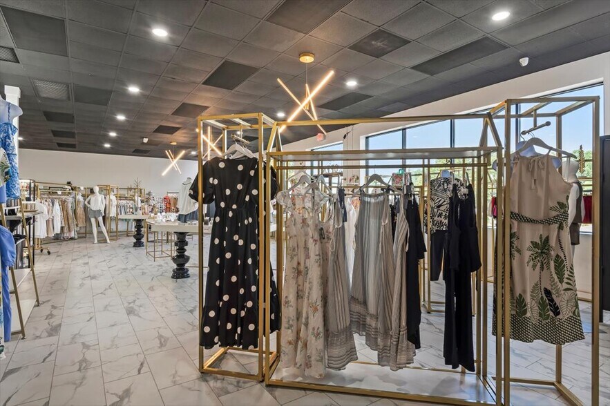 More Photos Of 11743 US Highway 431, Guntersville General Retail For Sale