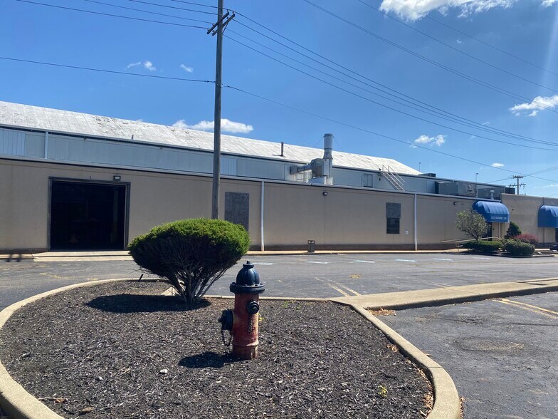 More Photos Of 1411 Navarre Rd SW, Canton Manufacturing For Lease