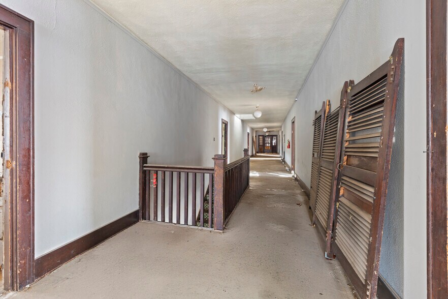 More Photos Of 201 N 3rd St, Ponca City Apartments For Sale