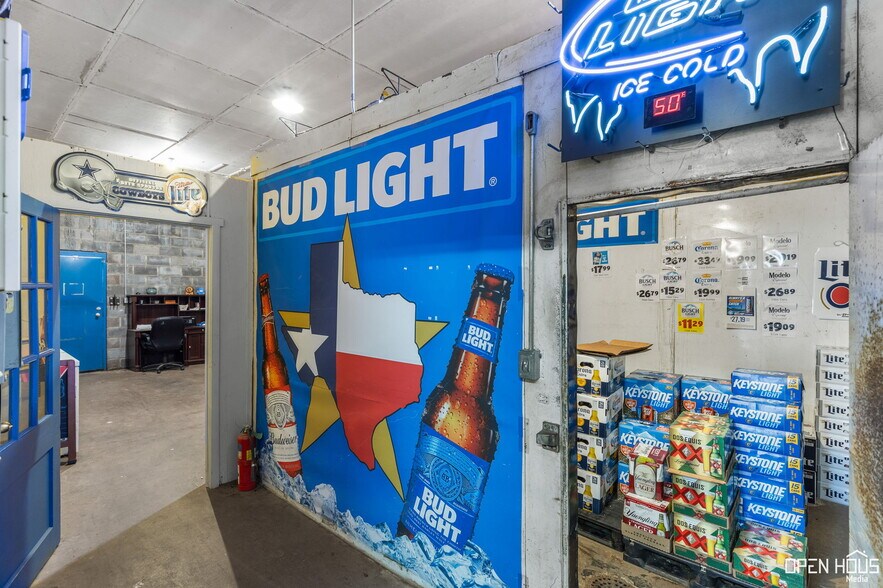 More Photos Of 18847 US-281, Windthorst Storefront Retail Office For Sale