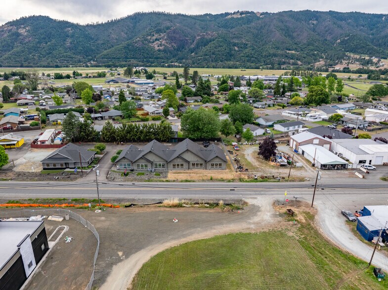 More Photos Of 209 S Old Pacific Hwy, Myrtle Creek Office For Sale
