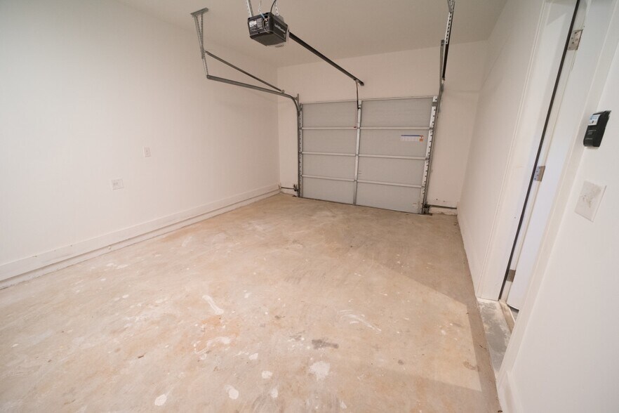 More Photos Of 2488 Perry Blvd NW, Atlanta Apartments For Sale