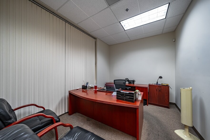 More Photos Of 9935-9959 Muirlands Blvd, Irvine Showroom For Sale