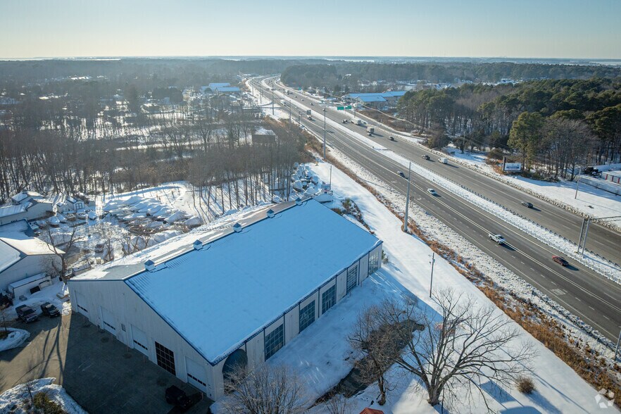 More Photos Of 225 Hess Rd, Grasonville Light Distribution For Sale