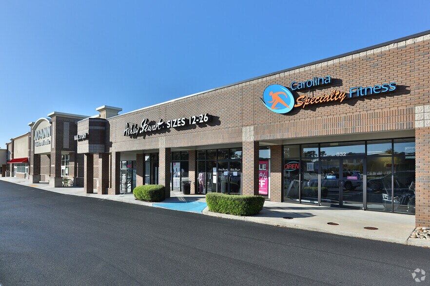 More Photos Of 828-850 Woods Crossing Rd, Greenville Unknown For Lease