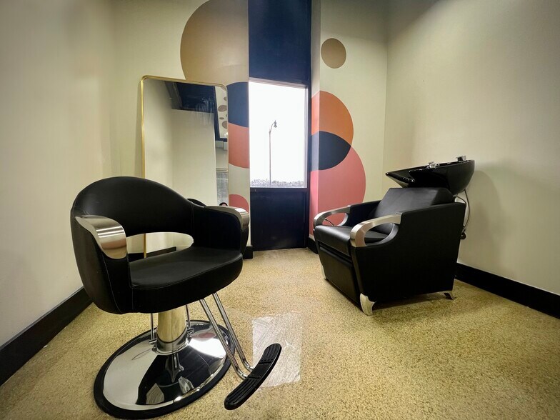 More Photos Of 1126 S Main St, Dayton Coworking Space