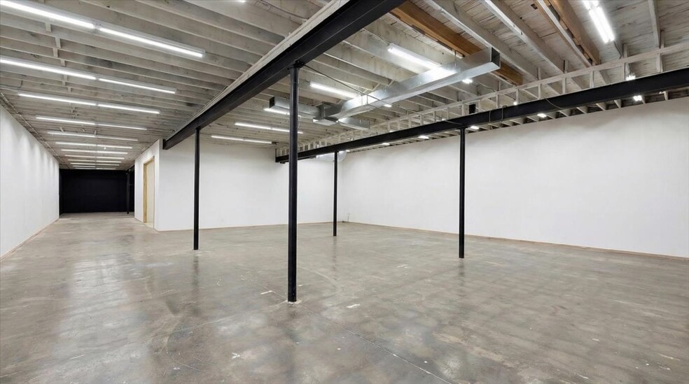 More Photos Of 12501 Chalmers St, Detroit General Retail For Sale