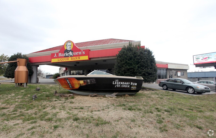 More Photos Of 5000 Harding Pl, Nashville Showroom For Lease