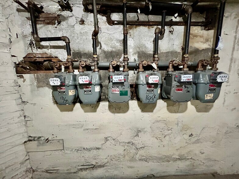 More Photos Of 816-822 E Marquette Rd, Chicago Apartments For Sale