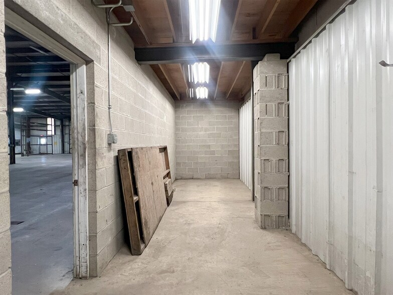 More Photos Of 7171 W Ridge Rd, Fairview Warehouse For Lease