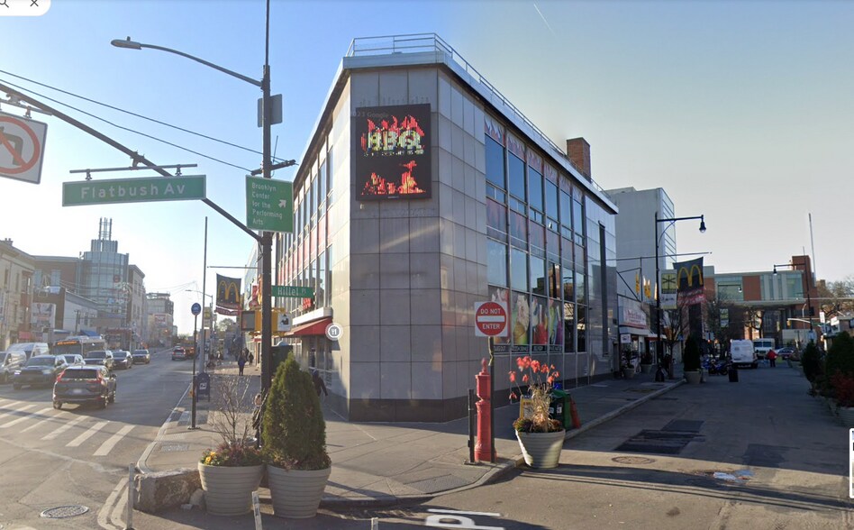 More Photos Of 2146 Nostrand Ave, Brooklyn General Retail For Lease