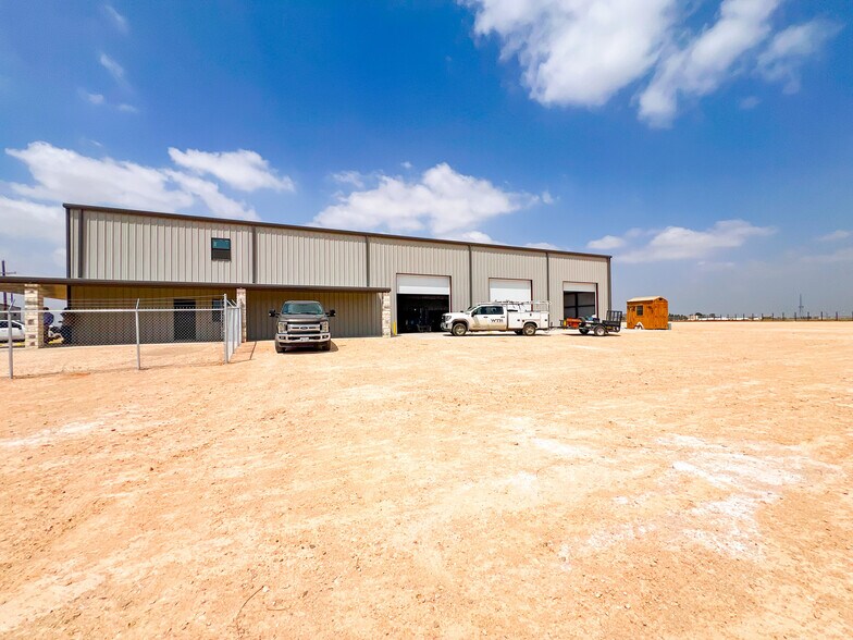 More Photos Of 4713 County Road 128, Midland Warehouse For Lease