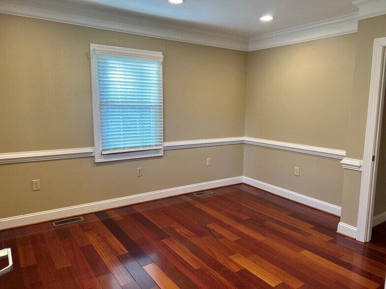 More Photos Of 205 Graves Mill Rd, Lynchburg Office For Lease