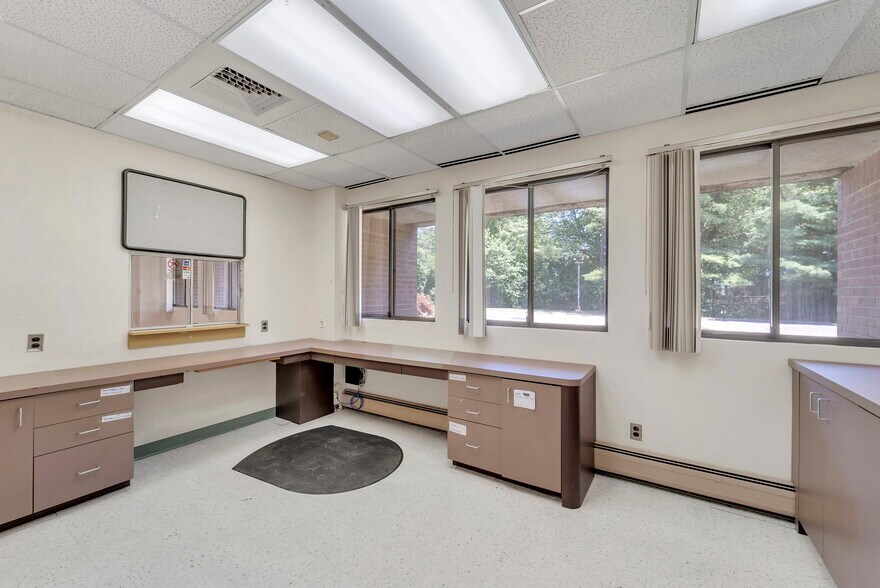 More Photos Of 99 Dutch Hill Rd, Orangeburg Medical For Sale