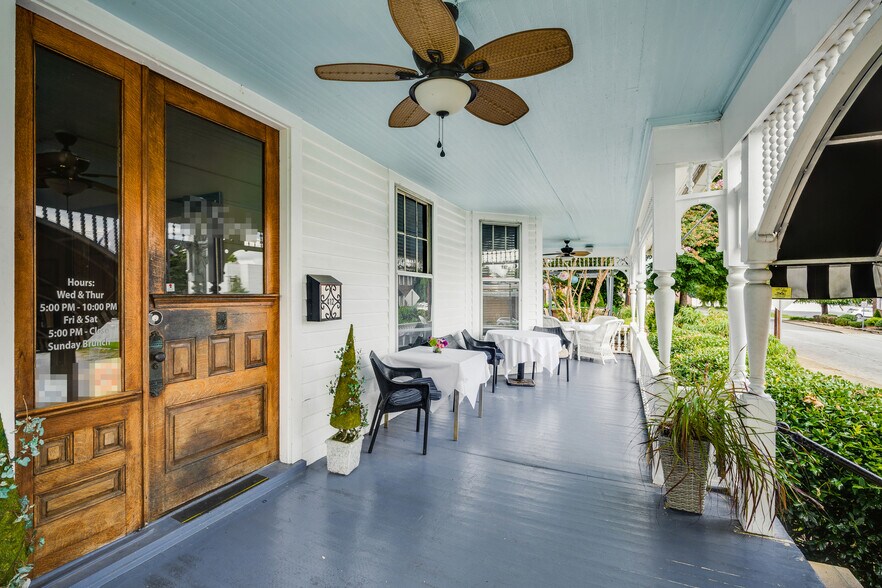 More Photos Of 412 6th St, Bristol Restaurant For Sale