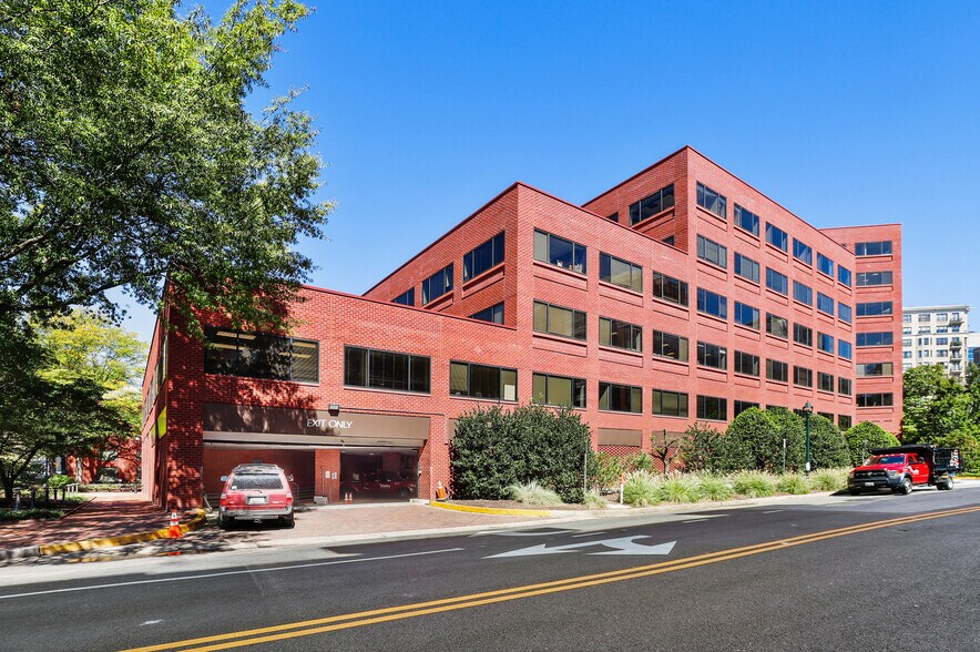 More Photos Of 7700 Old Georgetown Rd, Bethesda Office For Lease
