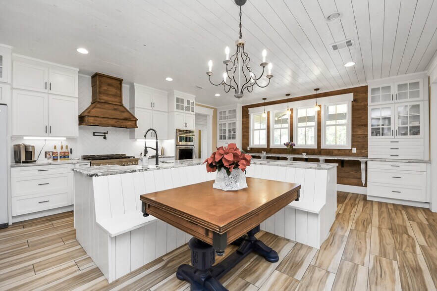 More Photos Of 17188 Highway 321, Dayton Specialty For Sale