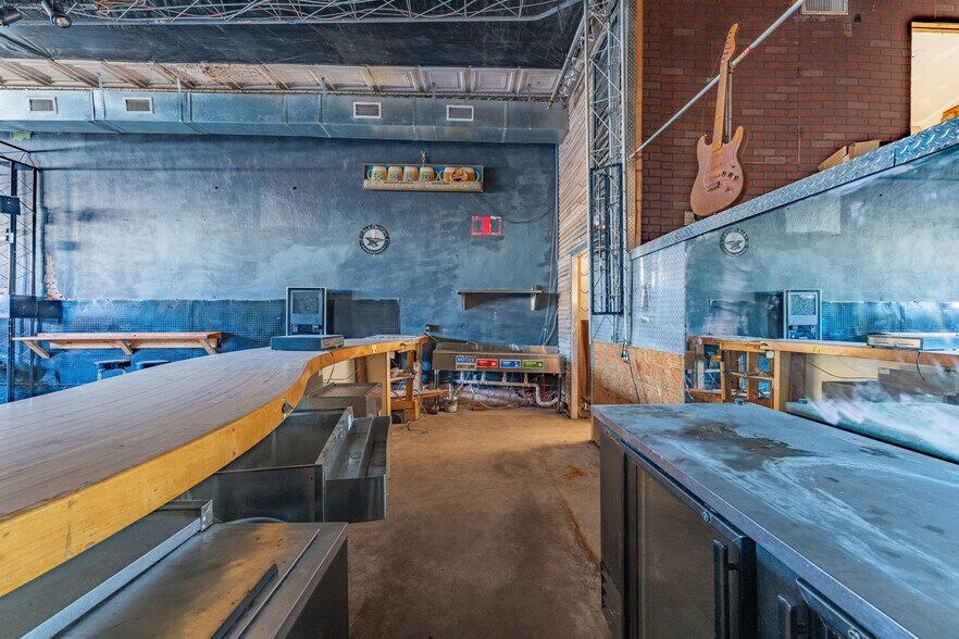 More Photos Of 4153 3rd St, Walnut Springs General Retail For Sale