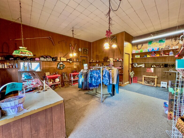 More Photos Of 31647 Charleston Rd, Leon Storefront For Sale