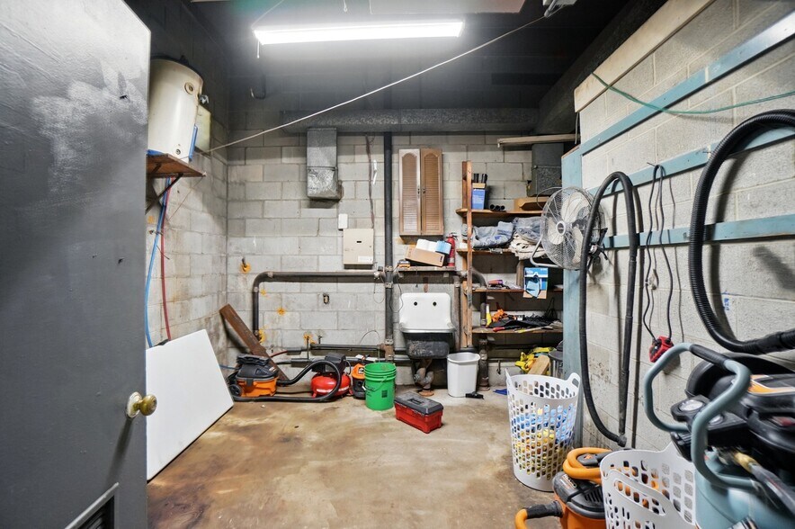 More Photos Of 4500 Dixie Hwy, Franklin Auto Repair For Sale