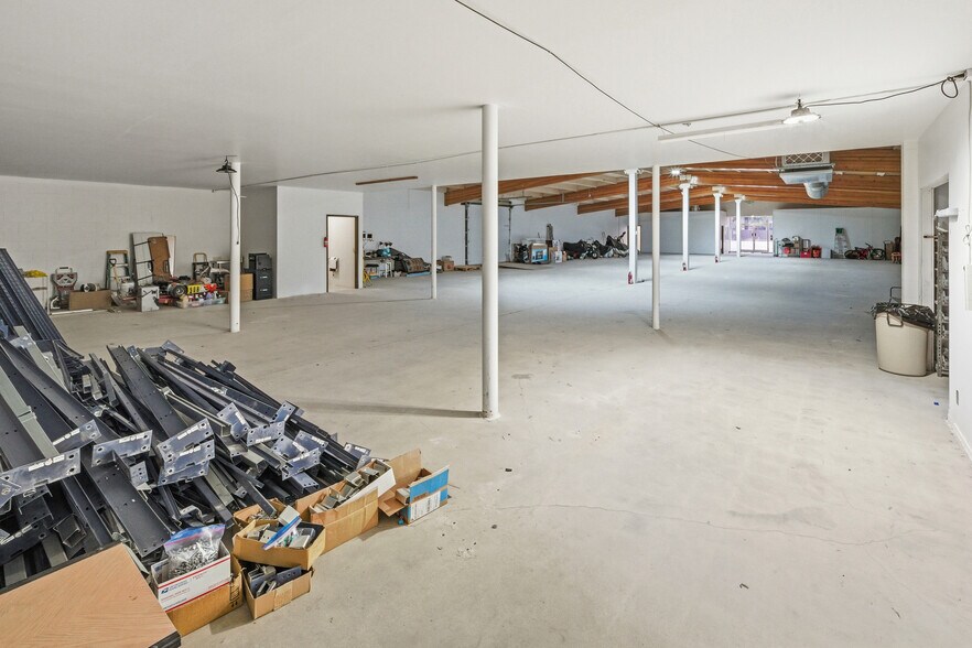 More Photos Of 735 Stocker Rd, Big Bear Lake Storefront Retail Office For Sale