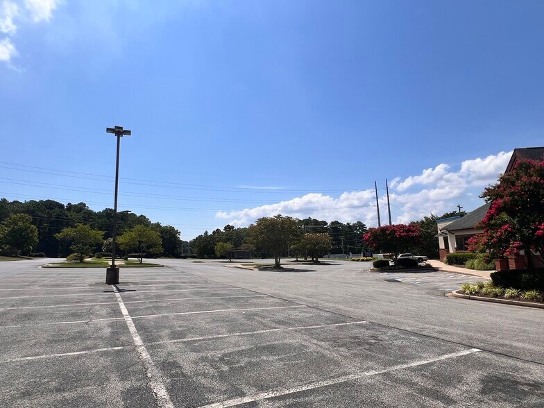 More Photos Of 13200 Dowell Rd, Solomons Restaurant For Sale