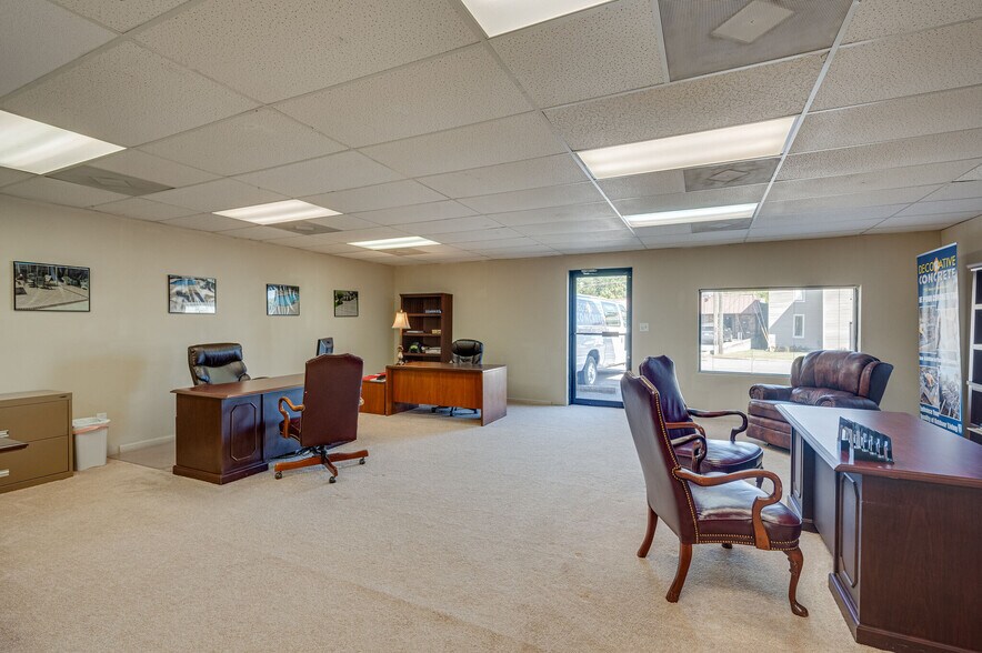 More Photos Of 8220 Stephanie Dr SW, Huntsville Flex For Sale