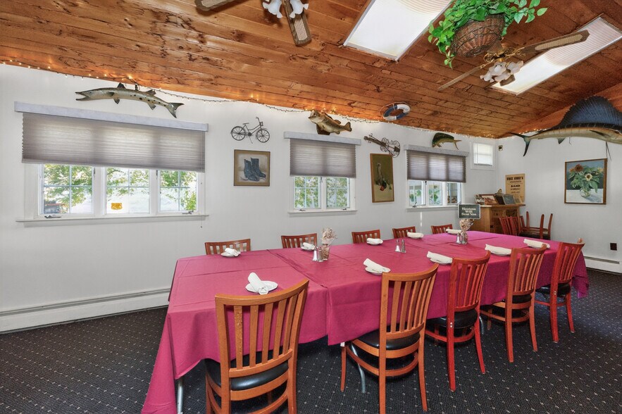 More Photos Of 160 Creamery Rd, Greenville Restaurant For Sale