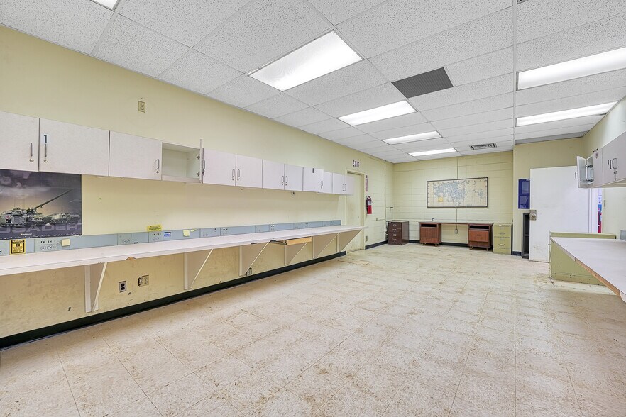 More Photos Of 6725 NW Atlanta Ave, Lawton Industrial For Lease