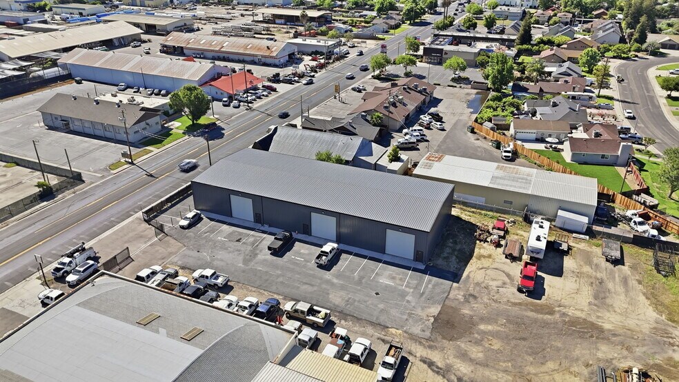 More Photos Of 8217 Lander Ave, Hilmar Flex For Lease