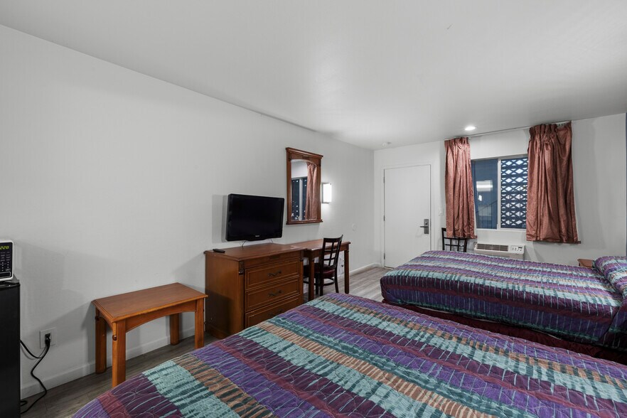 More Photos Of 4021 N 27th Ave, Phoenix Hotel For Sale