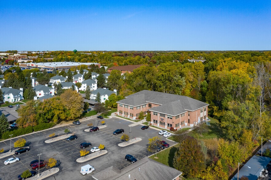 More Photos Of 830 W Lake Lansing Rd, East Lansing Medical For Lease