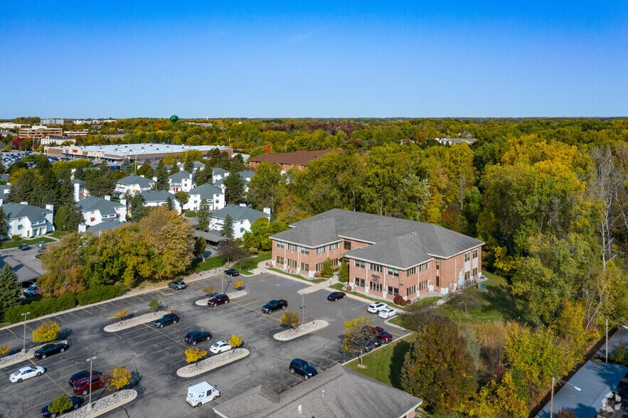 More Photos Of 830 W Lake Lansing Rd, East Lansing Medical For Lease