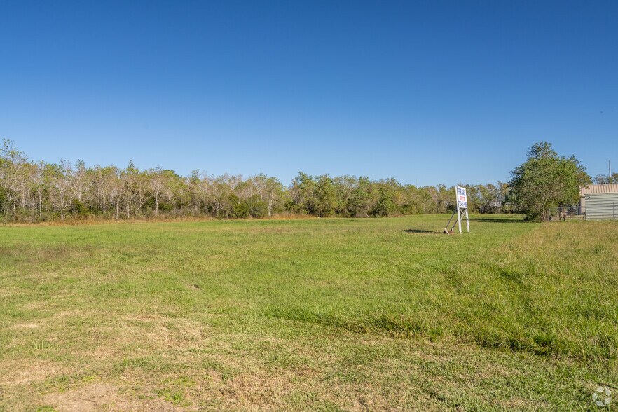 More Photos Of 105 W 365 Hwy, Port Arthur Warehouse For Lease