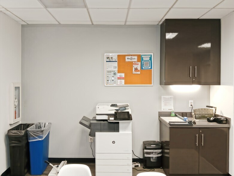 More Photos Of 20801 Biscayne Blvd, Aventura Coworking Space