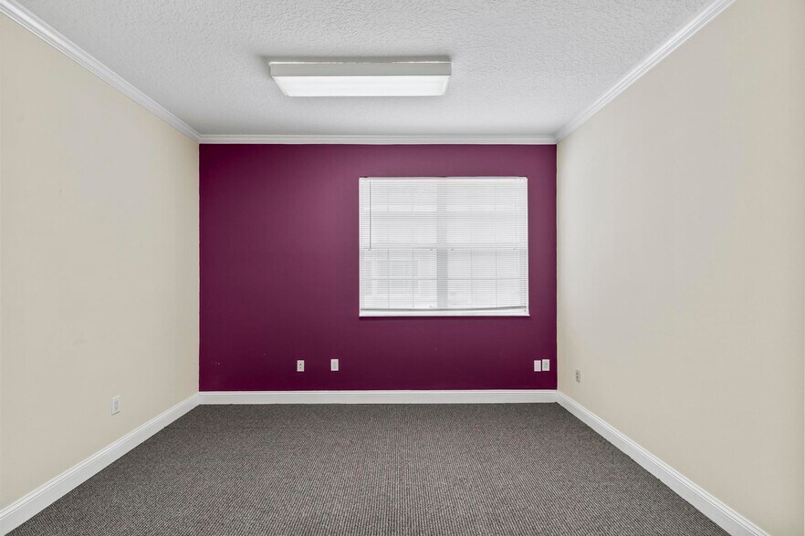 More Photos Of 399 Palm Coast Pky SW, Palm Coast Office For Sale