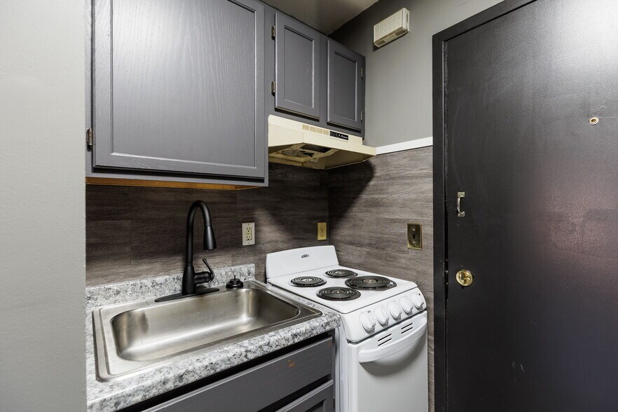 More Photos Of 140 Polk St, Watertown Apartments For Sale