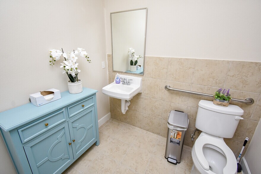 More Photos Of 440 Cobia Dr, Katy Office Residential For Sale