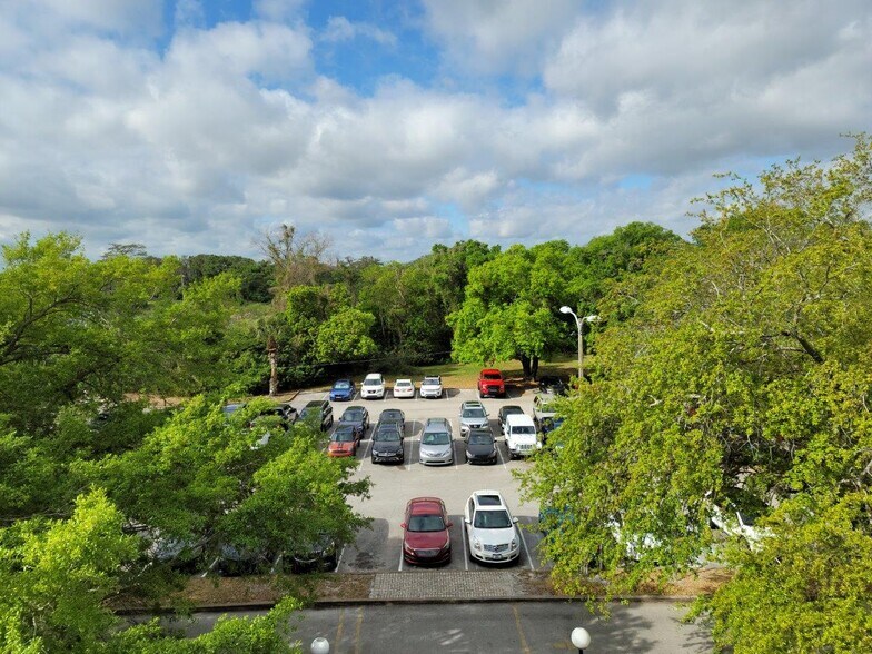 More Photos Of 5104 N Orange Blossom Trl, Orlando Office Residential For Lease