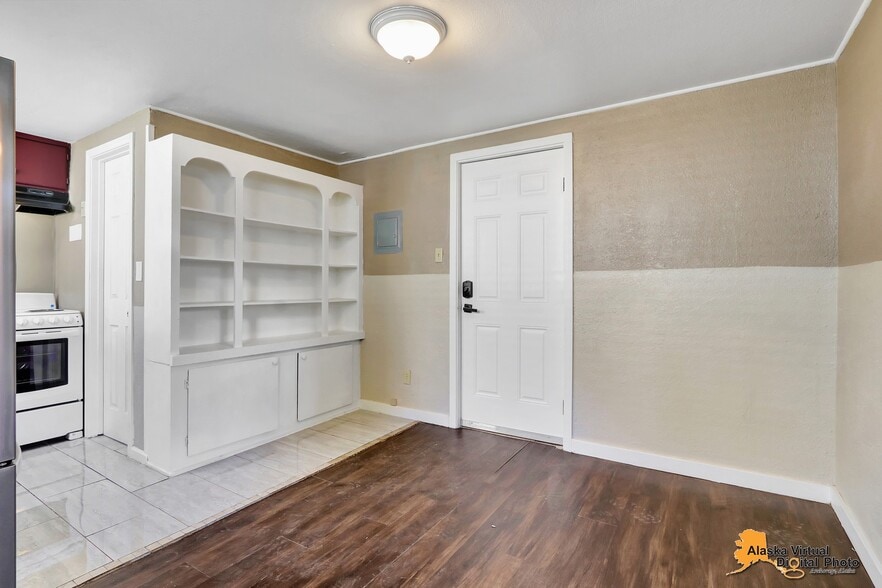 More Photos Of 1335 Hyder St, Anchorage Apartments For Sale