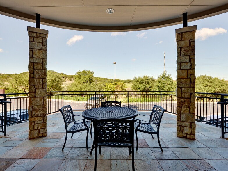 More Photos Of 2806 Flintrock Trace, Lakeway Loft Creative Space For Sale