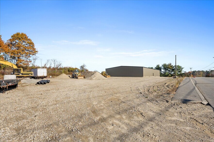 More Photos Of 15 Technology Dr, Auburn Warehouse For Lease