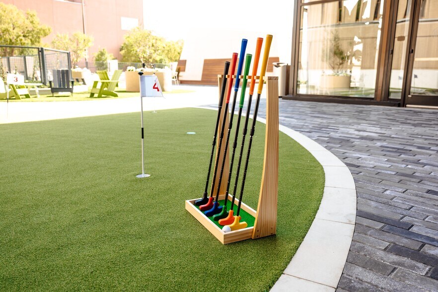 More Photos Of 451 Florida St & 450 Laurel St, Baton Rouge Unknown For Lease