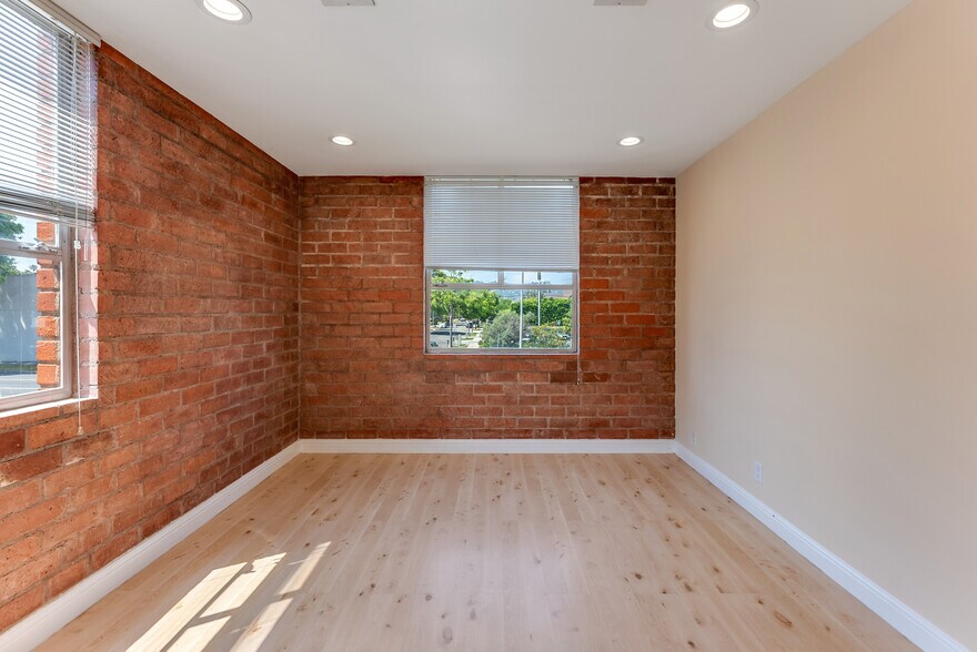 More Photos Of 9024 W Olympic Blvd, Beverly Hills Office For Lease