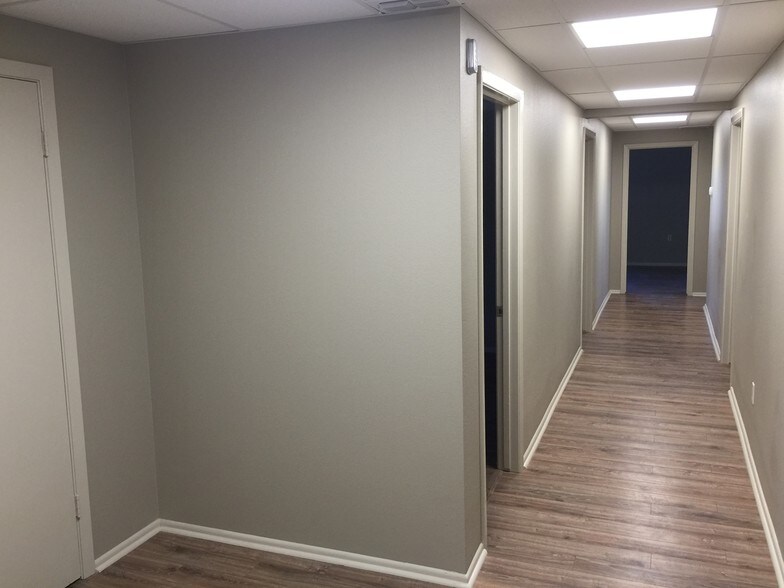 More Photos Of 247 W Olmos Dr, San Antonio Office For Sale