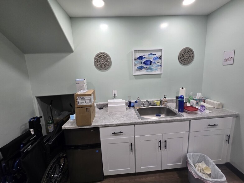 More Photos Of 999 Division St, Prescott Medical For Sale