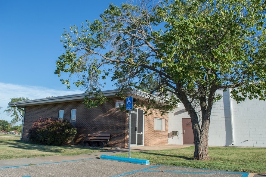 More Photos Of 2804 Arnold Ave, Salina Industrial For Lease