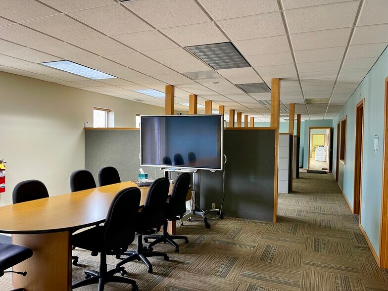 More Photos Of 4510-4520 Progress Dr, Columbus Warehouse For Lease