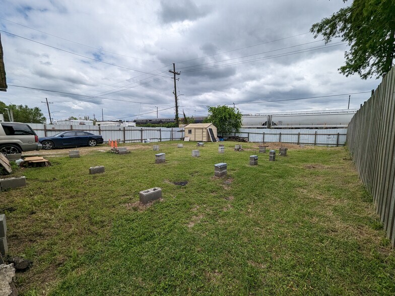 More Photos Of 7418 Chef Menteur Hwy, New Orleans Hotel For Sale