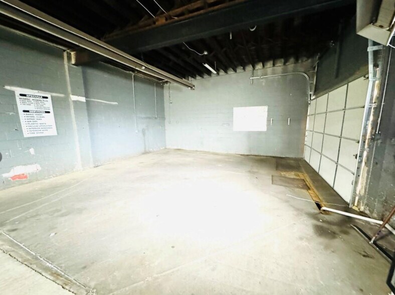 More Photos Of 5067 Turney Rd, Cleveland Carwash For Lease